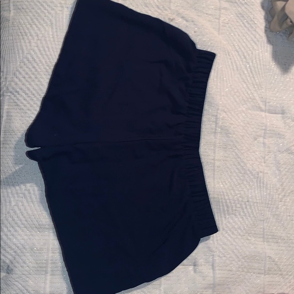 Shorts - Picture 2 of 3